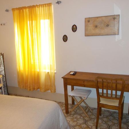 Guest House Le Arti Minori 세라발레 피스토이에세 외부 사진
