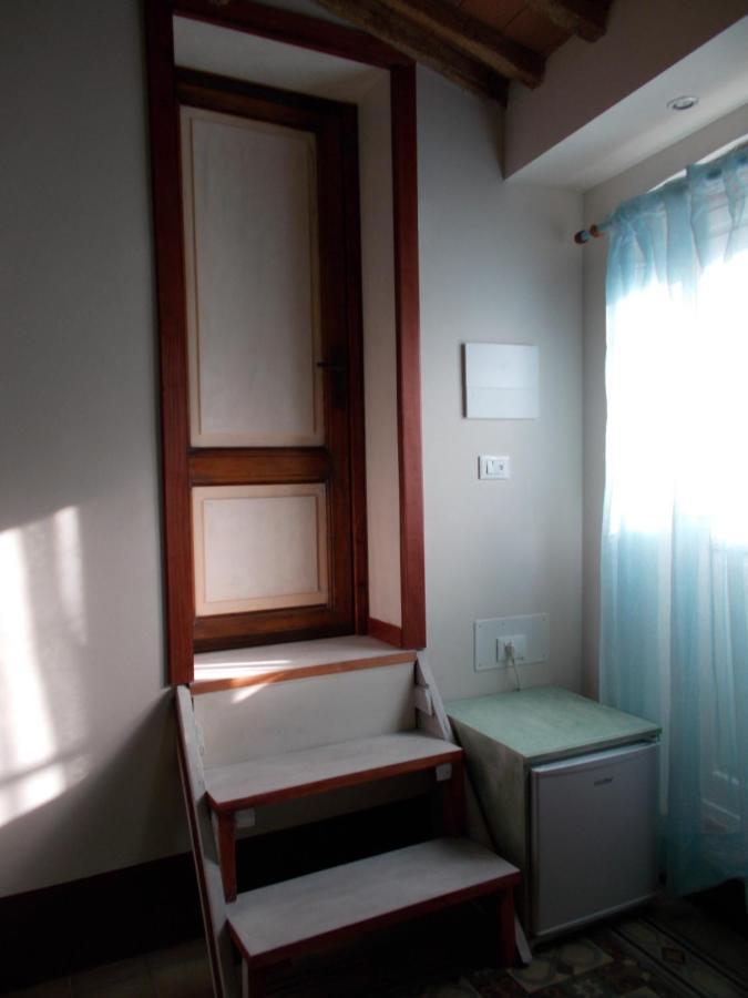 Guest House Le Arti Minori 세라발레 피스토이에세 외부 사진