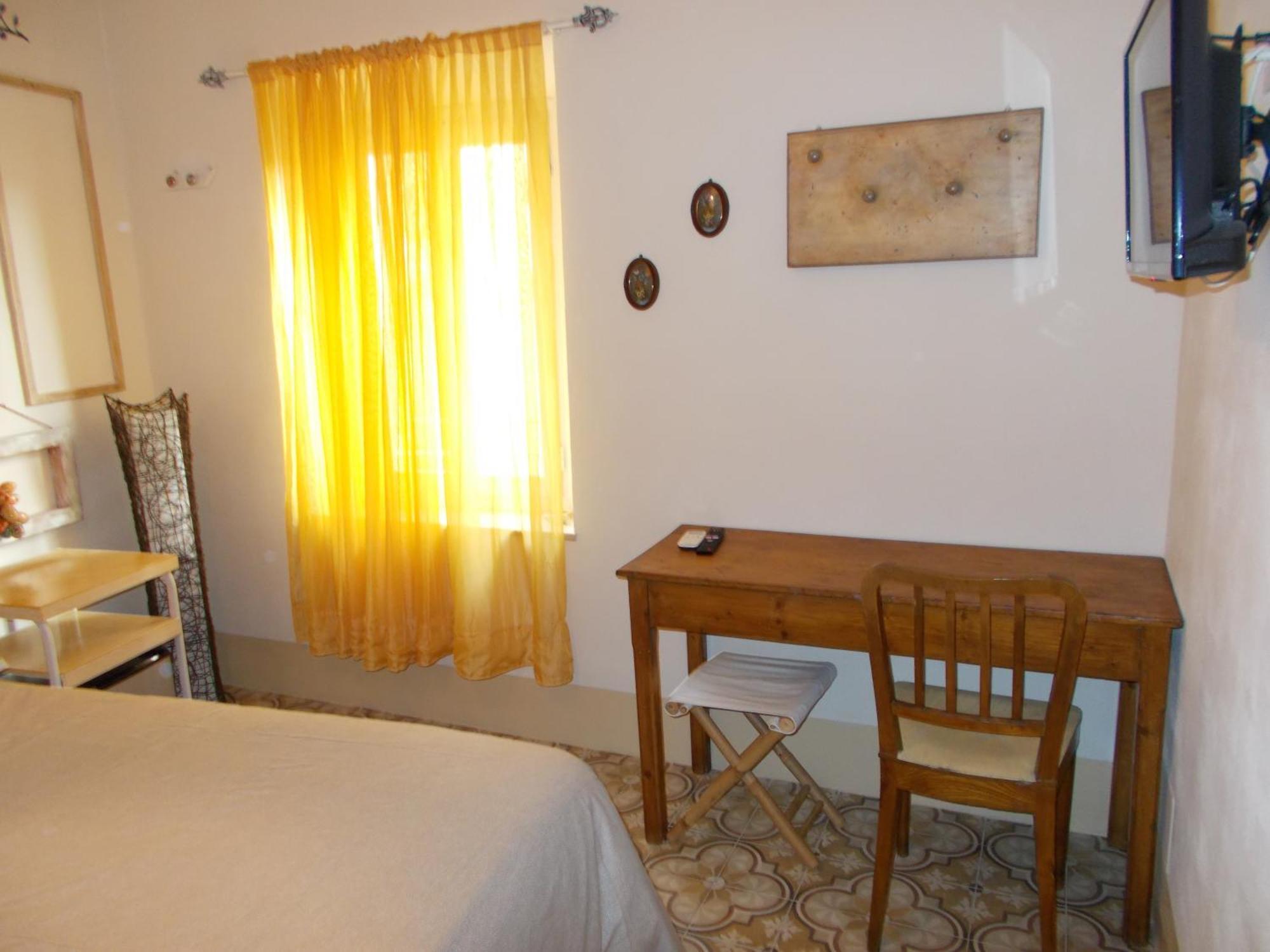 Guest House Le Arti Minori 세라발레 피스토이에세 외부 사진